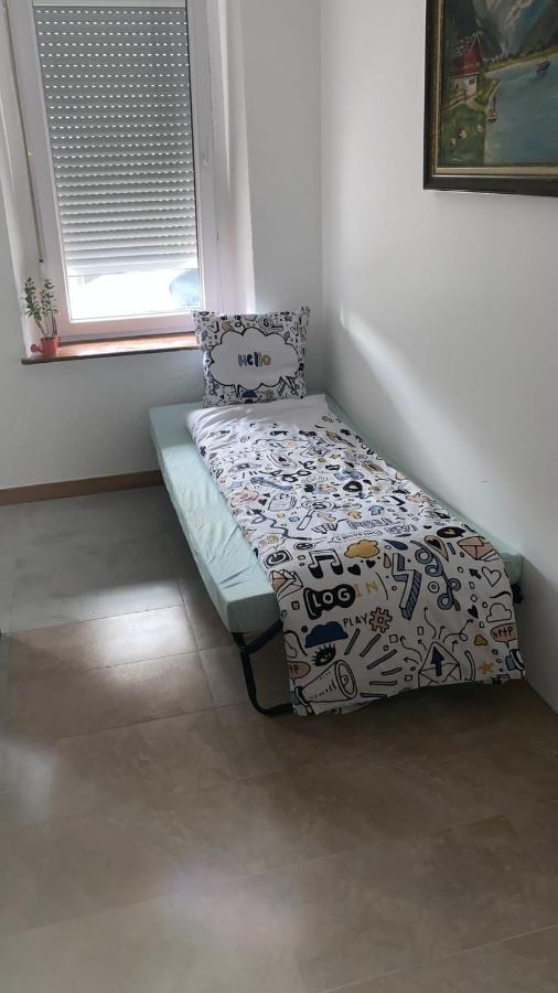 Superbe Appartement au RDC avec cheminée Villerupt Esterno foto